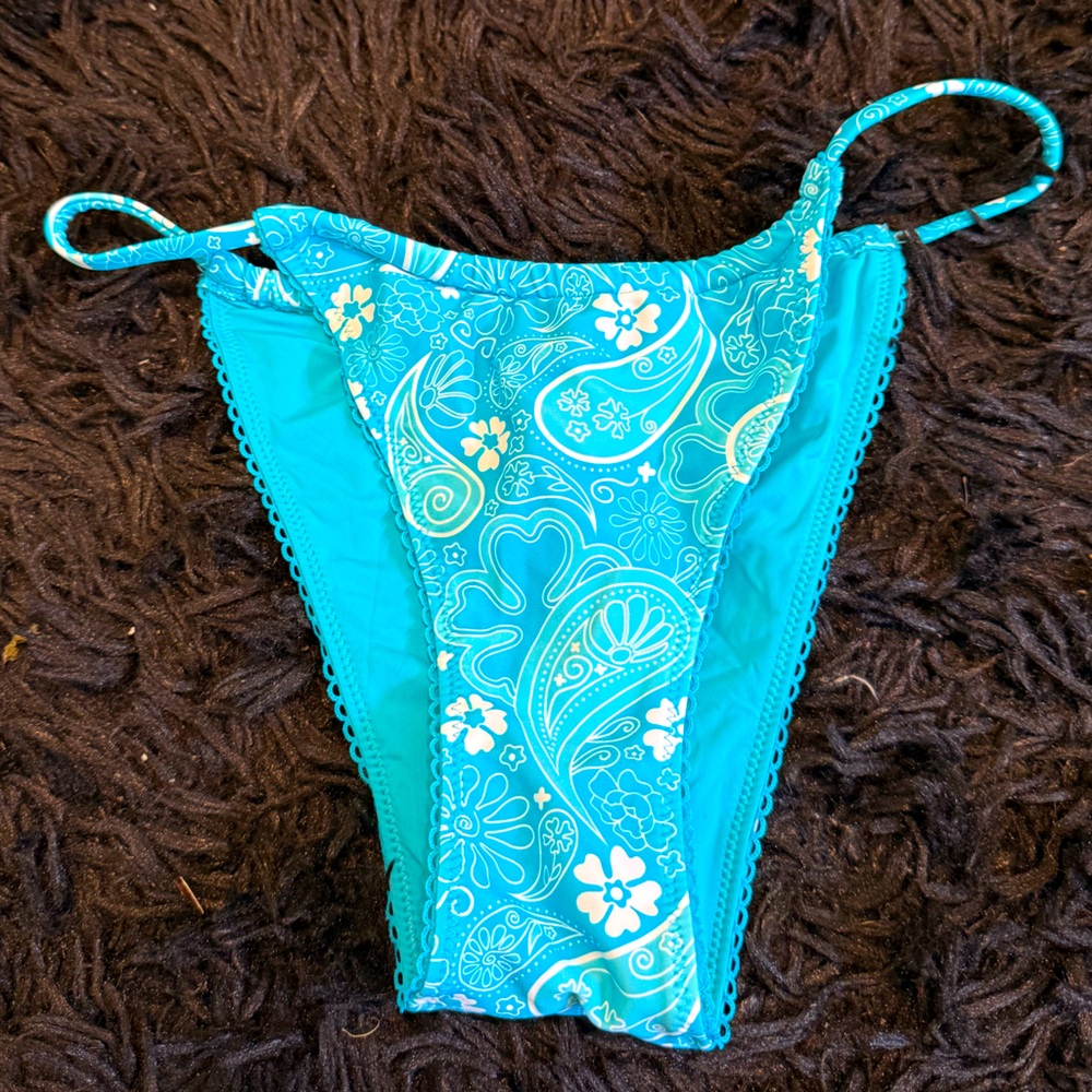 NWOT BLACKBOUGH EMMA BROOKS COLAB SIZE med bottoms new new paisley